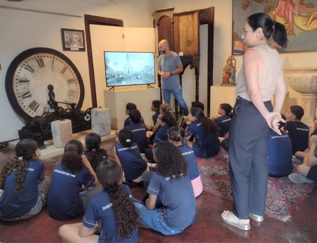 api-modulos/fotos/img/galeria_cat_culturais_493/493/13813/VISITA  GUIADA POR GUSTAVO,ESCOLA MUNICIPAL SÃO JUDAS TADEU, PROFESSORA TATIANE, 21.08.2026 (4) - Copia.jpg